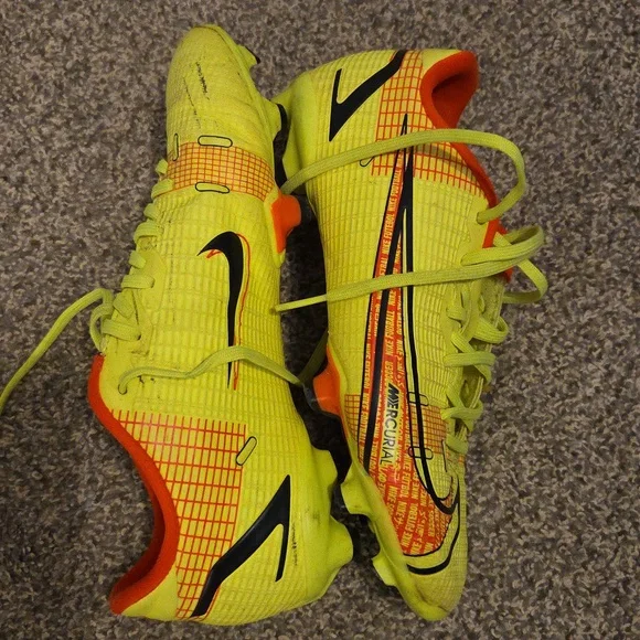 Nike Boys Soccer Cleats Size 3Y - Picture 4 of 5